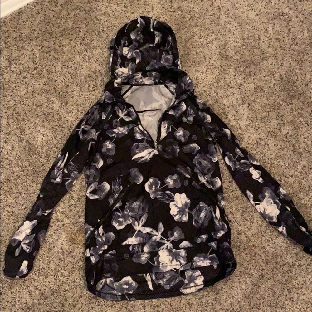 Lulu Lemon Size 8 Floral Windbreaker
